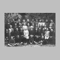 022-0213 Das 5. bis 8. Schuljahr der Volksschule Goldbach mit Klassenlehrer Kantor Braun - ca. 1929-30..jpg